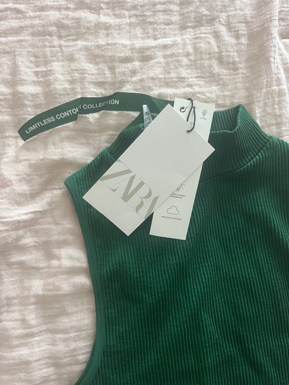 Zara Green Ribbed Mock-Neck Tank - Picture 3 of 6